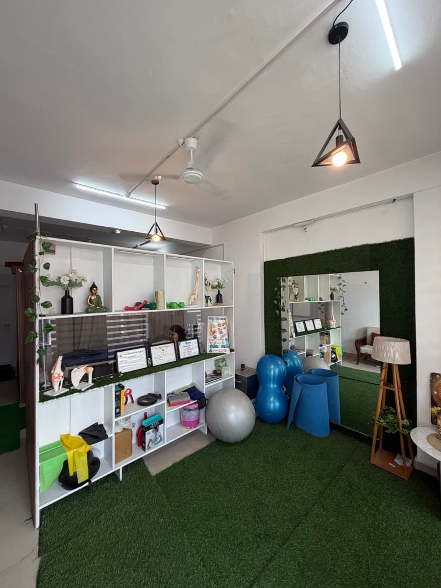 Pran Physiotherapy Clinic treatment room